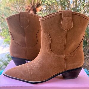 BRAND NEW!  Intentionally Blank Genuine Suede Bootie in Honey SZ 9 GIDDY UP!